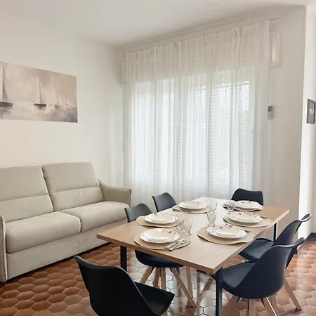 Intera Casa, 100 M Dal Mare, Grande Giardino Villa