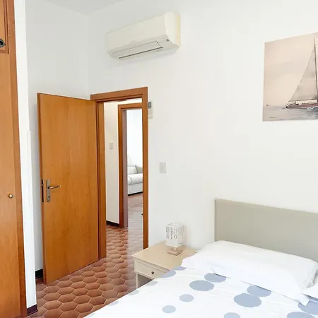 Intera Casa, 100 M Dal Mare, Grande Giardino Villa Lido di Jesolo