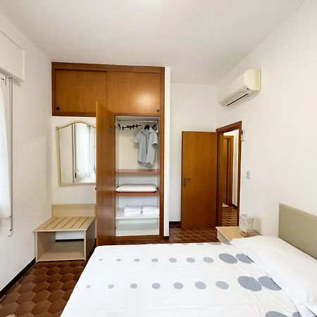 Intera Casa, 100 M Dal Mare, Grande Giardino Villa Jesolo