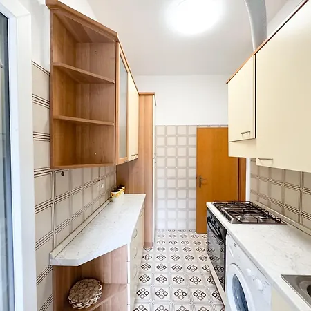 Intera Casa, 100 M Dal Mare, Grande Giardino *