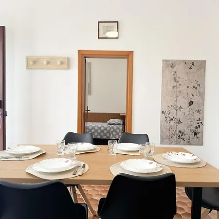 Intera Casa, 100 M Dal Mare, Grande Giardino Villa *