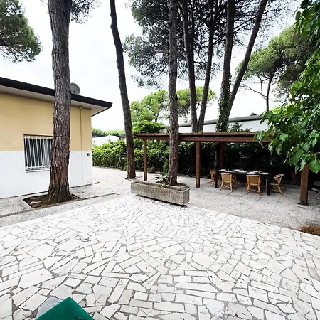 Villa Intera Casa, 100 M Dal Mare, Grande Giardino