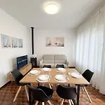 Intera Casa, 100 M Dal Mare, Grande Giardino Villa